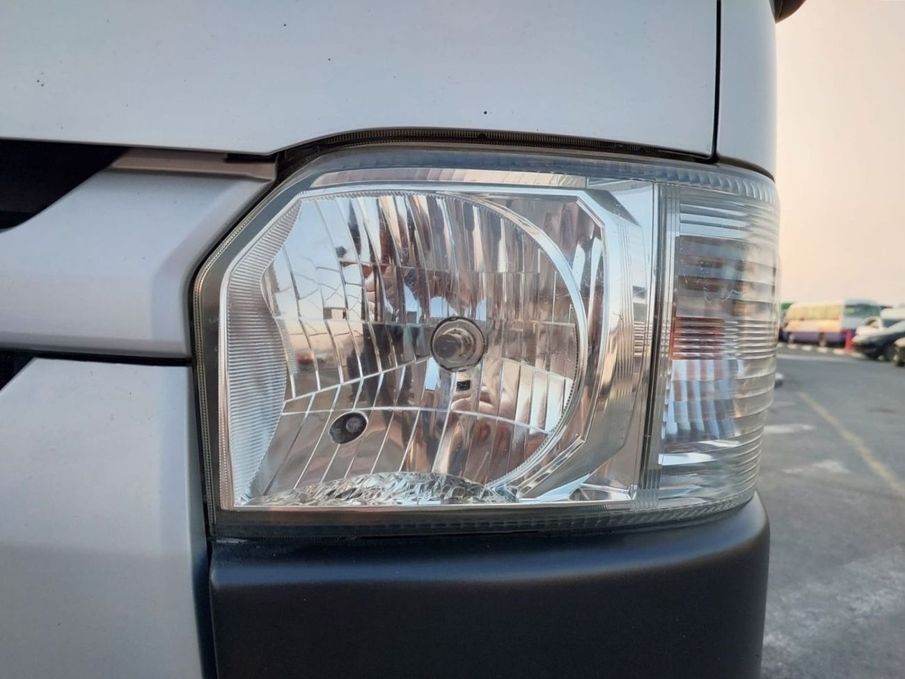 تويوتا هاياس TOYOTA HIACE VAN RHD 2014 MODEL 3.0 L DIESEL AUTOMATIC(PM42719)