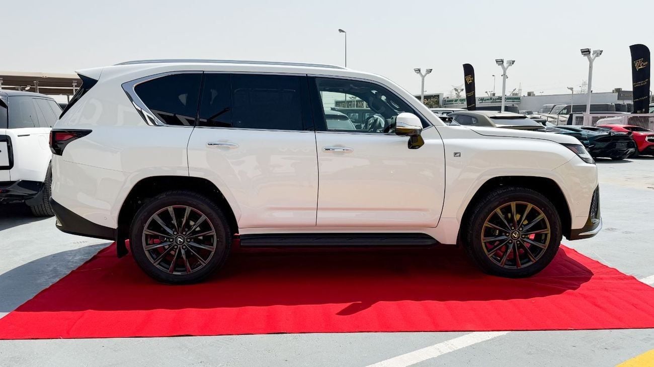 لكزس LX 700h F Sport