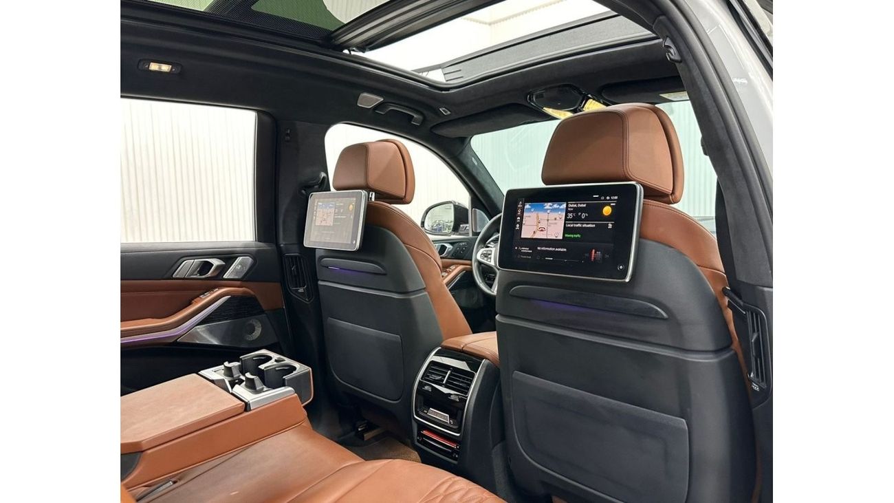 BMW X7 M50i 2022 BMW X7 xDrive50i M-Sport, Dec 2027 BMW Warranty + Service Pack, Full Options, Low Kms, GCC