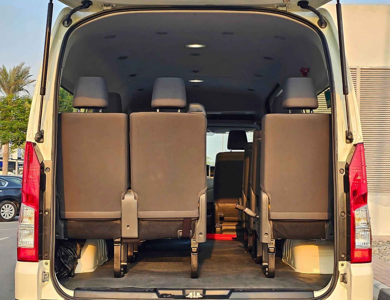 Toyota Hiace HIGHROOF PASSENGER/13 SEATER/3.5L PETROL M/T/ LOT#26935