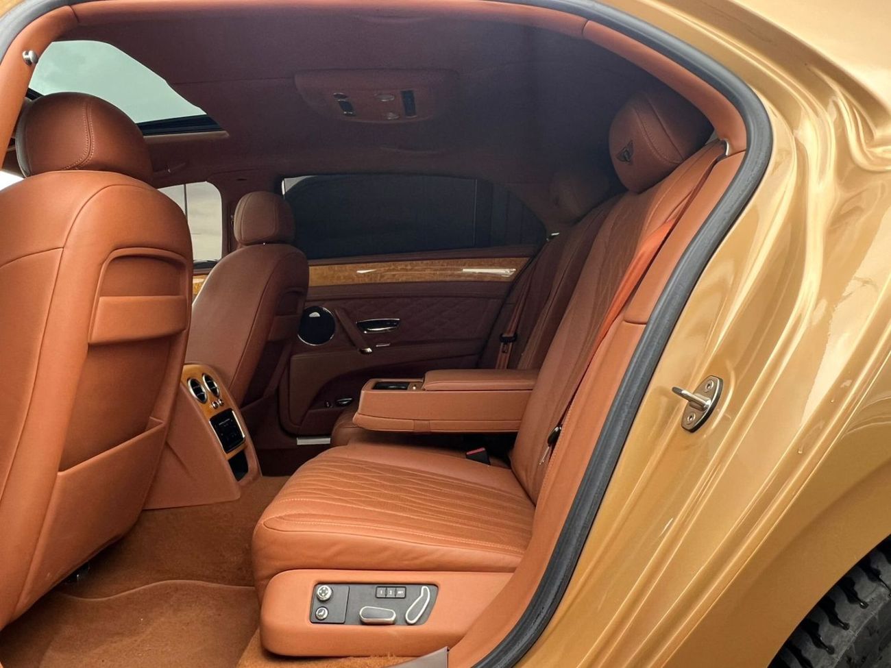 بنتلي فلاينج سبور BENTLEY FLYING SPUR TWINTURBO  2016.4.0L/V8