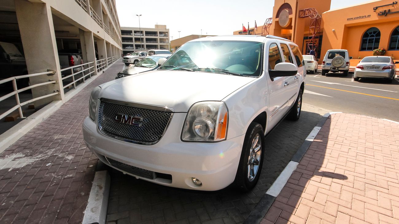 GMC Yukon Denali XL