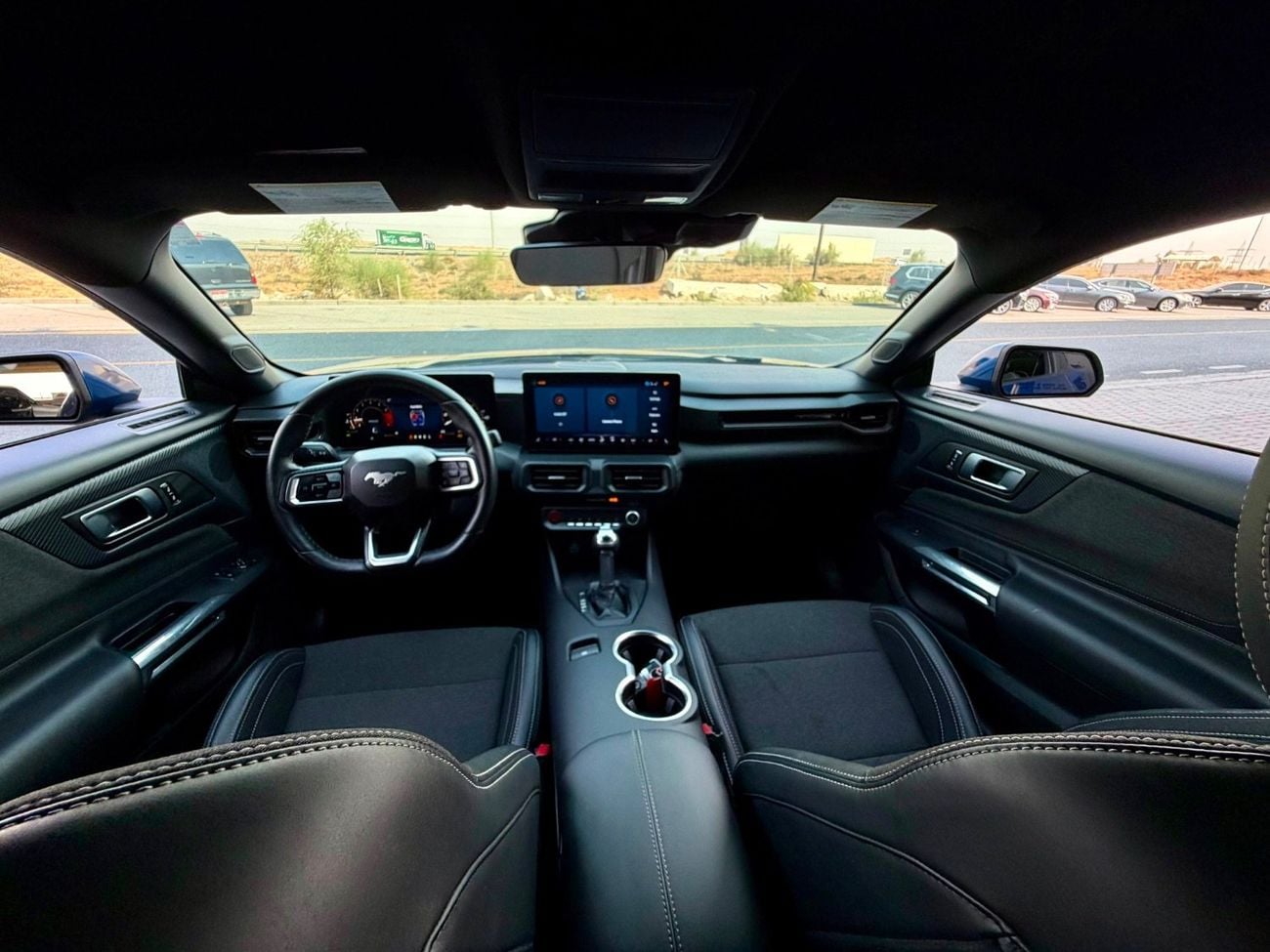 Ford Mustang PREMIUM ECO BOOST / LOW MILEAGE/BIG SCREEN / RADAR/LANE DEPARTURE/BLIND SPOTS/ IN PERFECT CONDITION