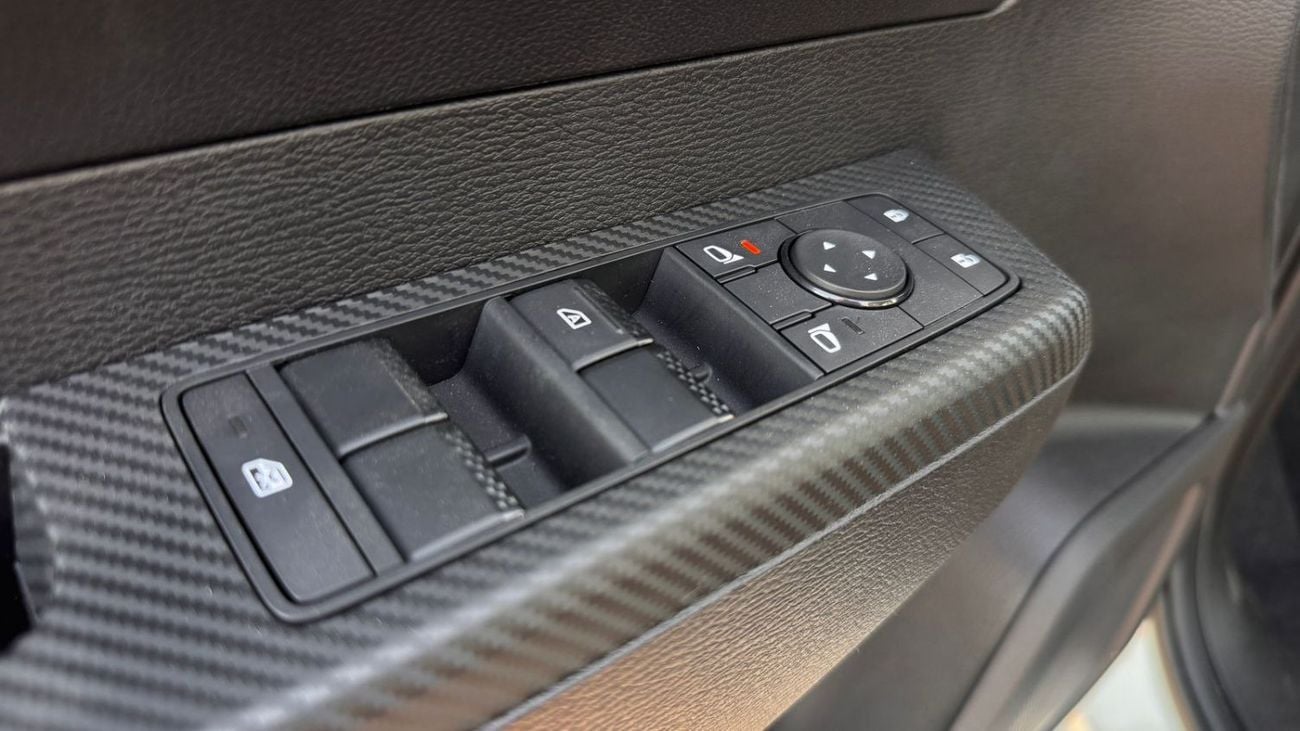 ميتسوبيشي L200 Double Cabin  2.4L 4X4  AT 6 Speed