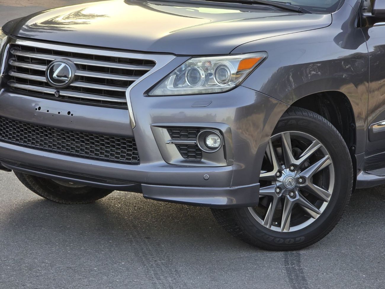 لكزس LX 570 Platinum 5.7L LEXUS LX-570 2014 GCC // FULL OPITION // PERFECT CONDITION