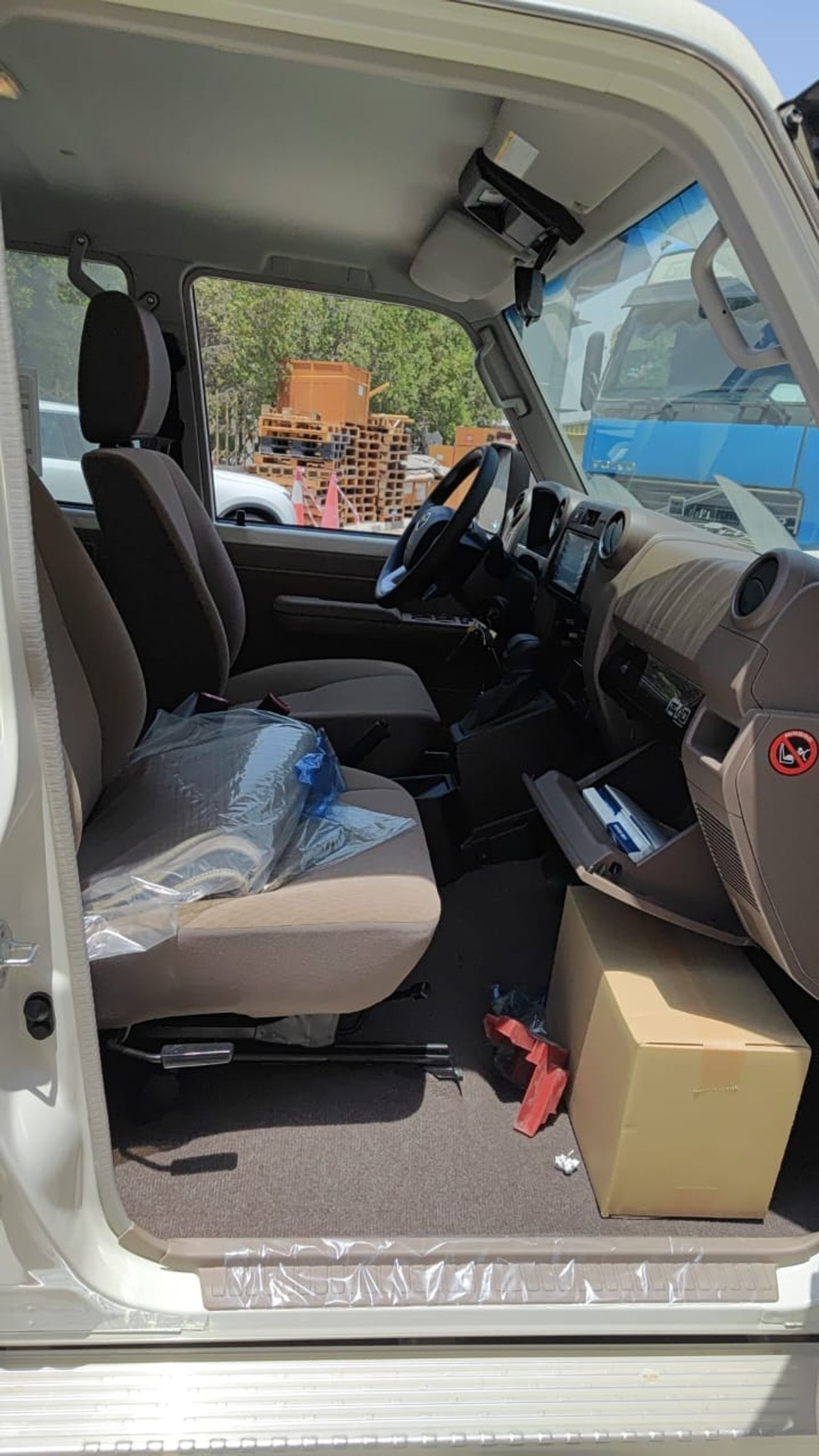 Toyota Land Cruiser 70 NEW Toyota LAND CRUISER 76 2.8L T/DSL- E A/T 2025 MODEL