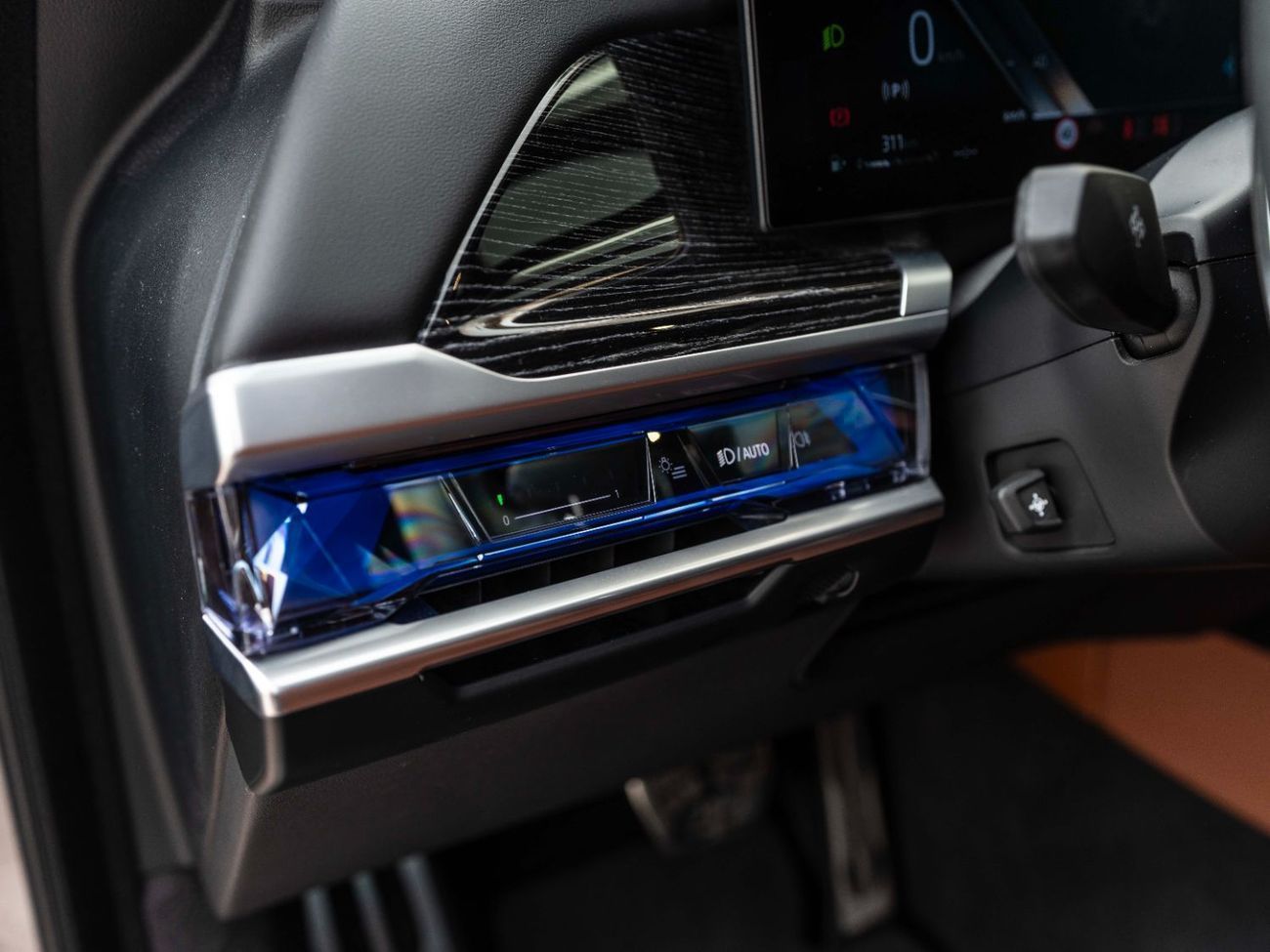 بي أم دبليو 735i LUXURY