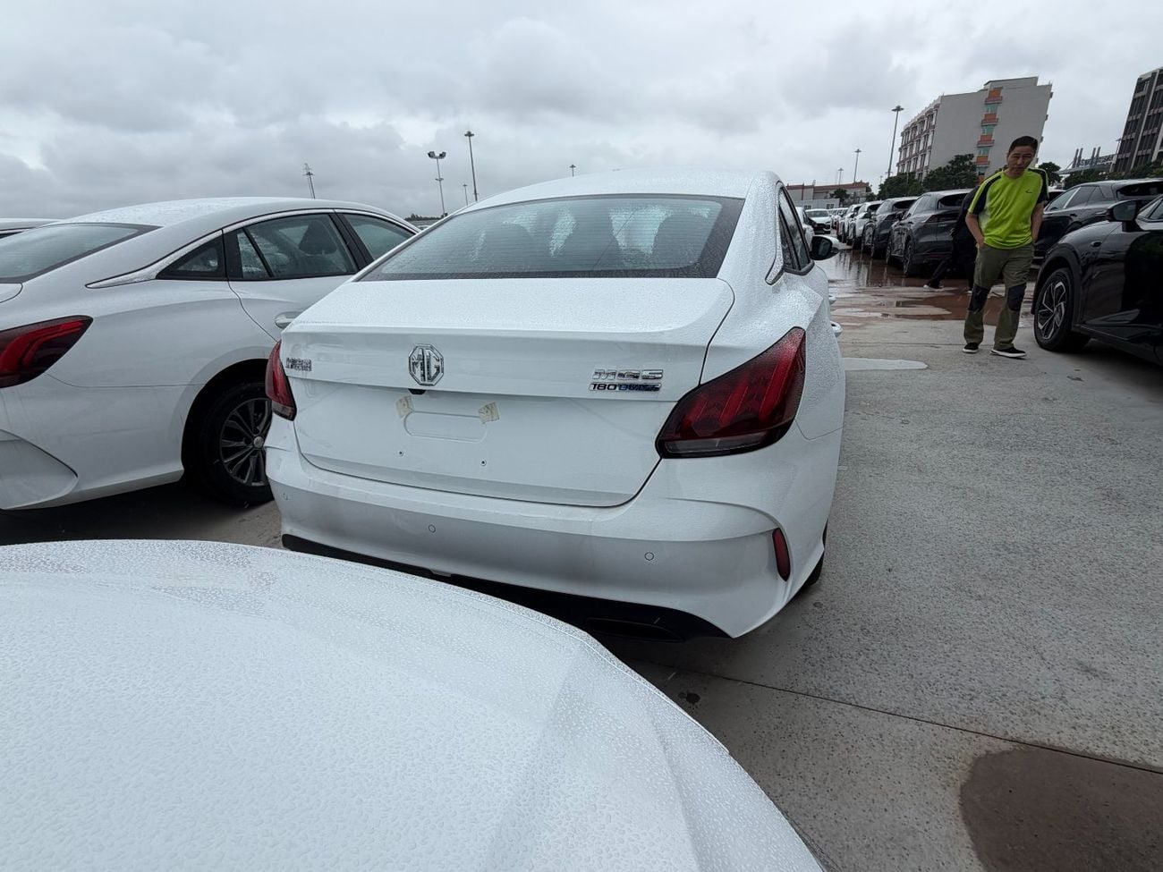 أم جي 5 Vehicles in stock at Nansha, China