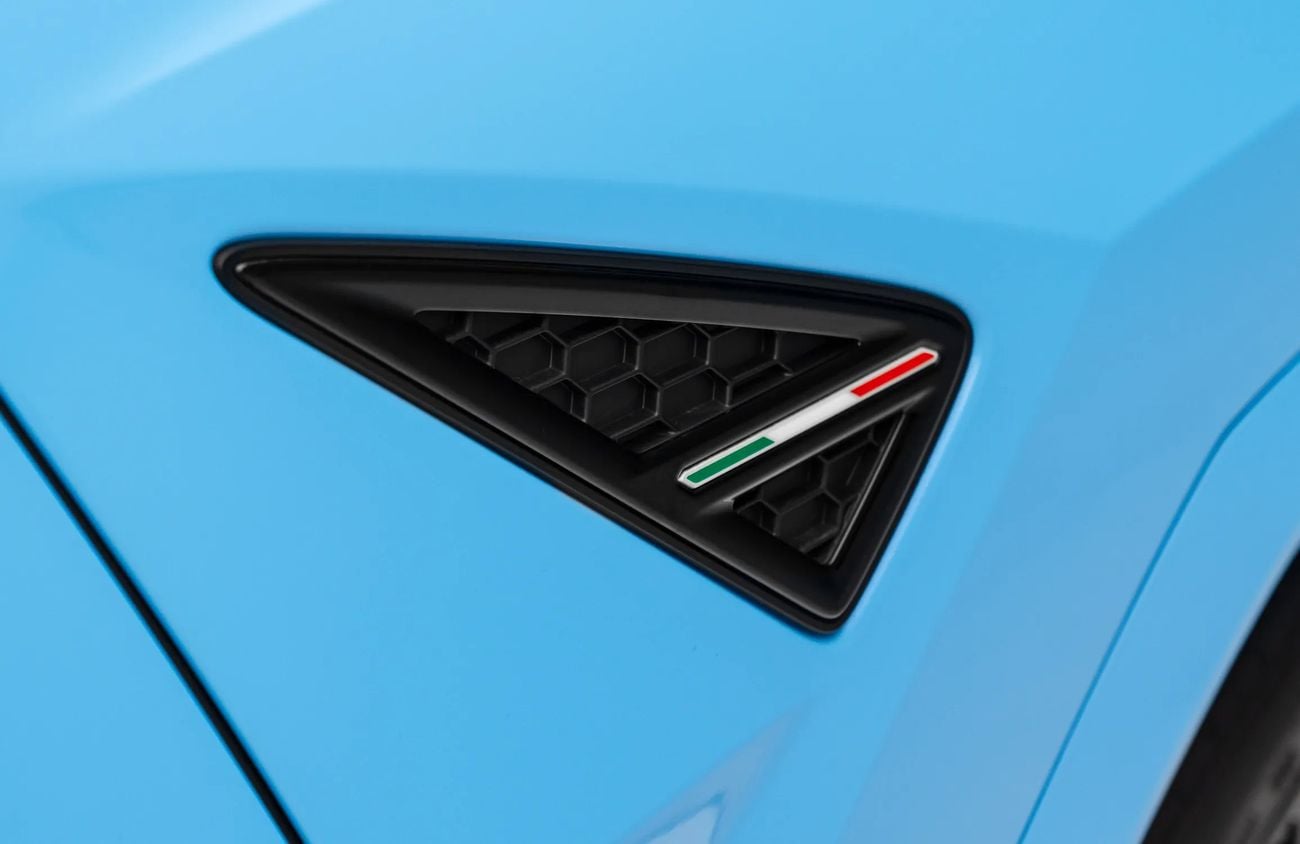 لامبورغيني اوروس 4.0L V-8 Twin-Turbocharged Engine + eMotor