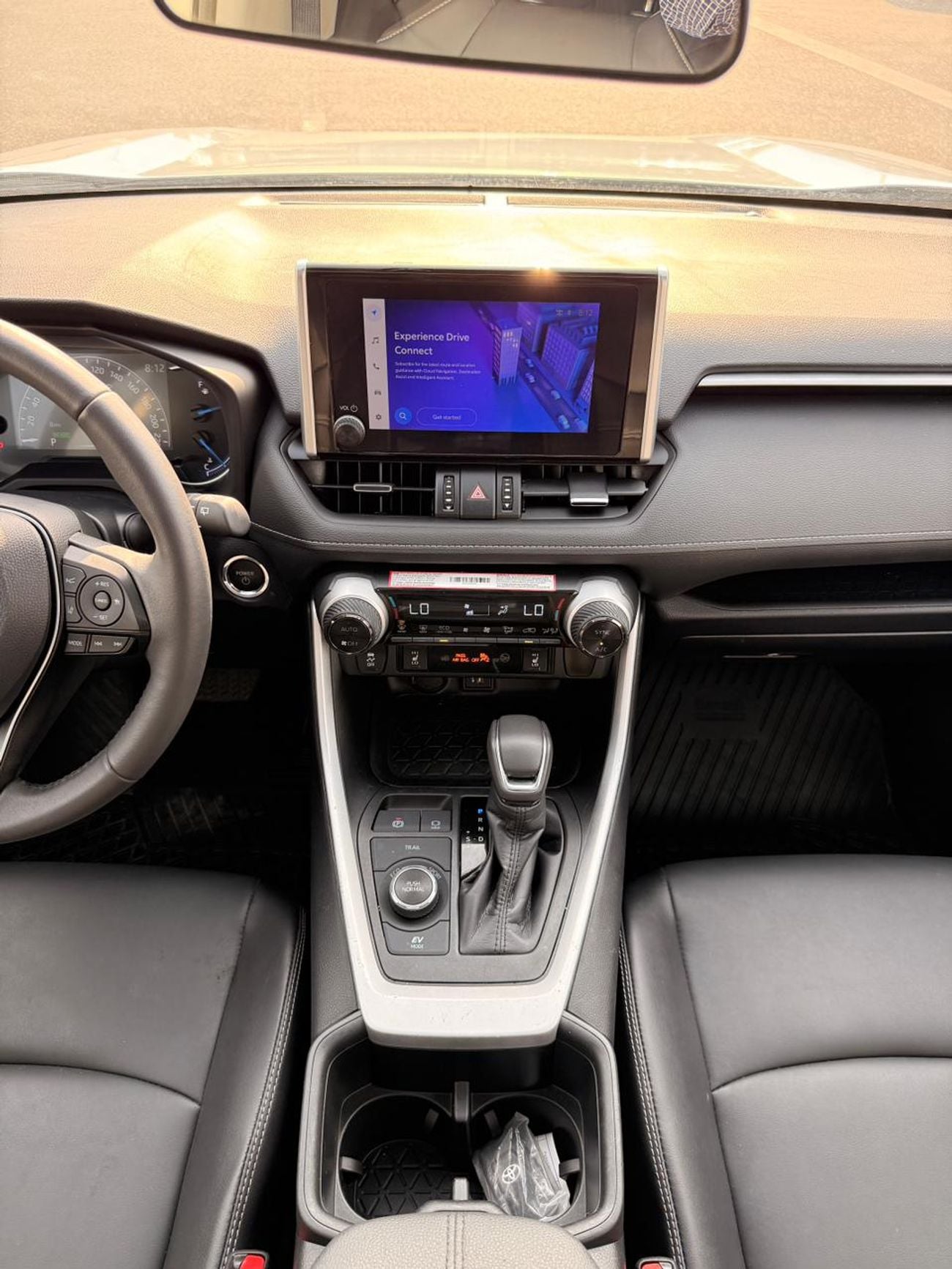 تويوتا راف ٤ Hybrid XLE AWD premium Full option | sunroof, leather seats, push start