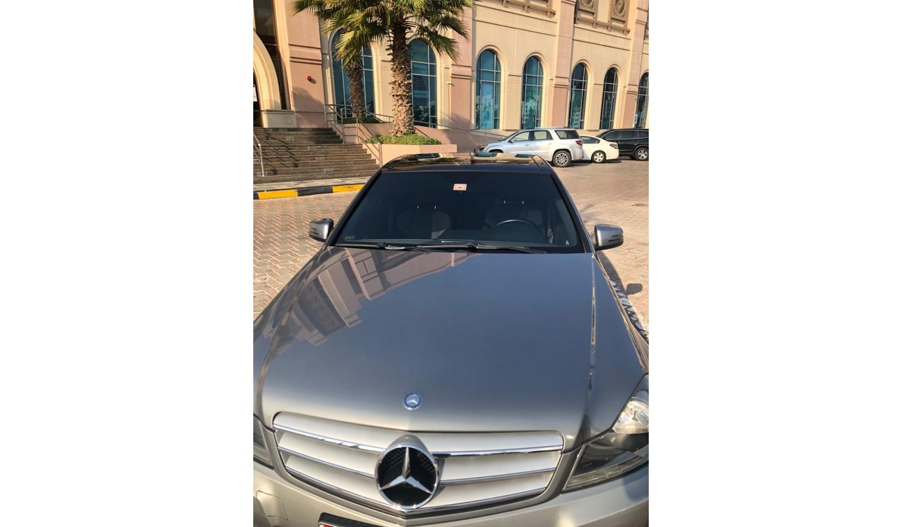 Mercedes-Benz C200 Very clean well maintained negotiable for serious buyer