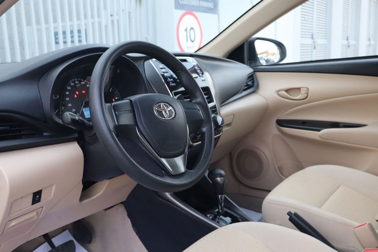 تويوتا يارس 1.5L E