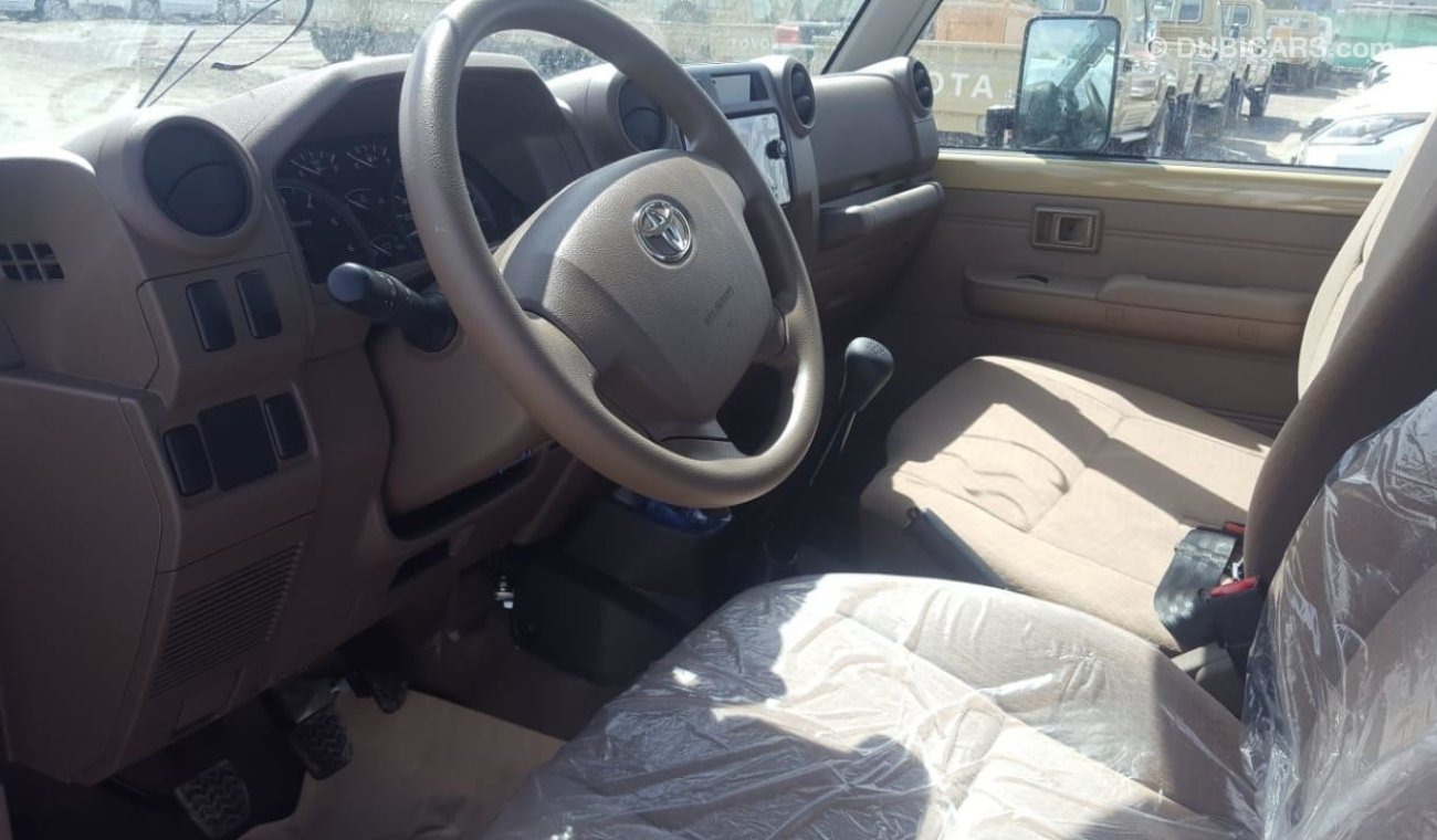 Toyota Land Cruiser Pick Up Single Cabin Diesel 4.2 L V6 2019