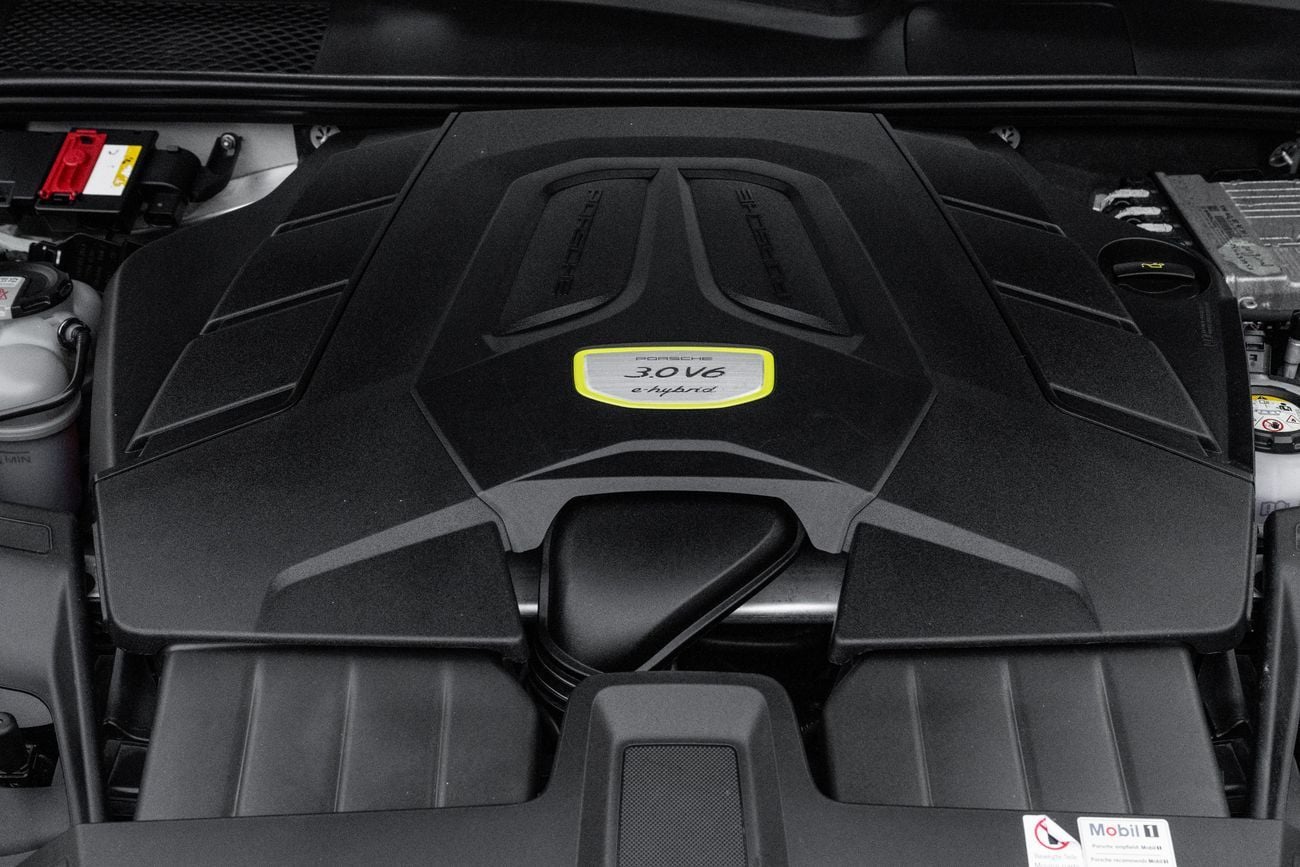 بورش كايان Cayenne E-Hybrid | 3,095 P.M | 0% Downpayment | 455 Combined BHP!