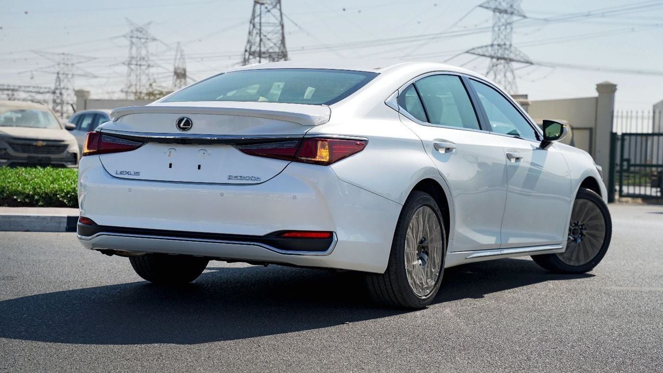 Lexus ES300h 2.5L Hybrid Sedan | Leather Seats | Alloy Wheels | Rear Camera | Sunroof | Zero KM | ES300h