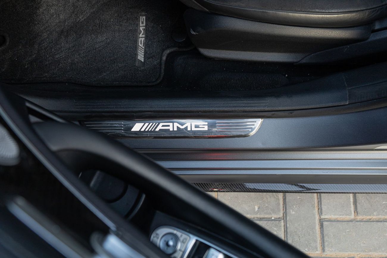 Mercedes-Benz E 63 S AMG Std 4.0L