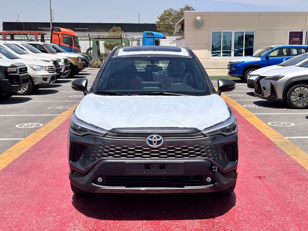 تويوتا كورولا كروس LTD HEV 2026 TOYOTA COROLLA CROSSOVER 1.8L HYBRID PETROL A/T SUNROOF FULL GCC BRAND NEW 0KM