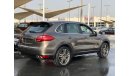 Porsche Cayenne Porsche Cayenne model 2011 GCC car prefect condition full option low mileage one owner blinde spot b