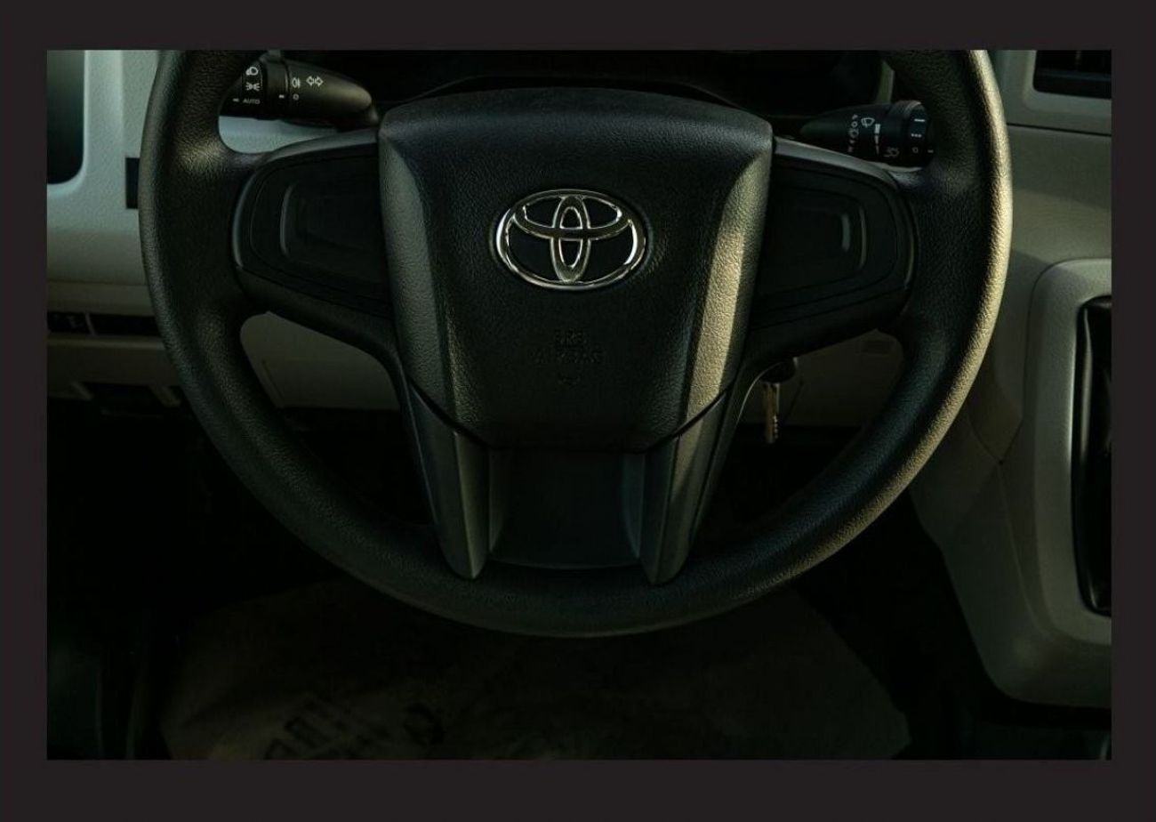 Toyota Hiace 2023 TOYOTA HIACE 2.8L 14str Diesel Manual Zero KM