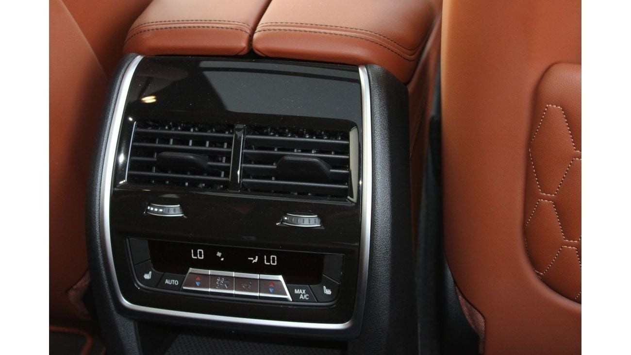 BMW X7 BMW X7 M60i 4.4L V8 2024 MODEL YEAR