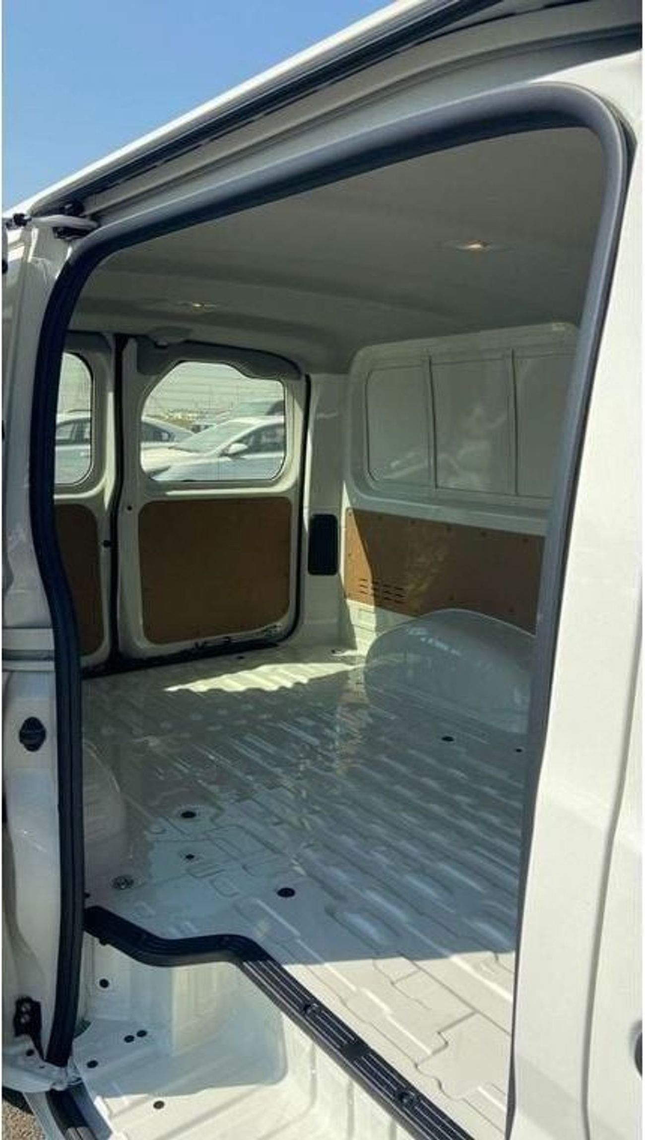 Toyota Hiace Toyota Hiace Cargo STANDARD ROOF 3.5L 6CYL A/T 2025 SWING DOOR