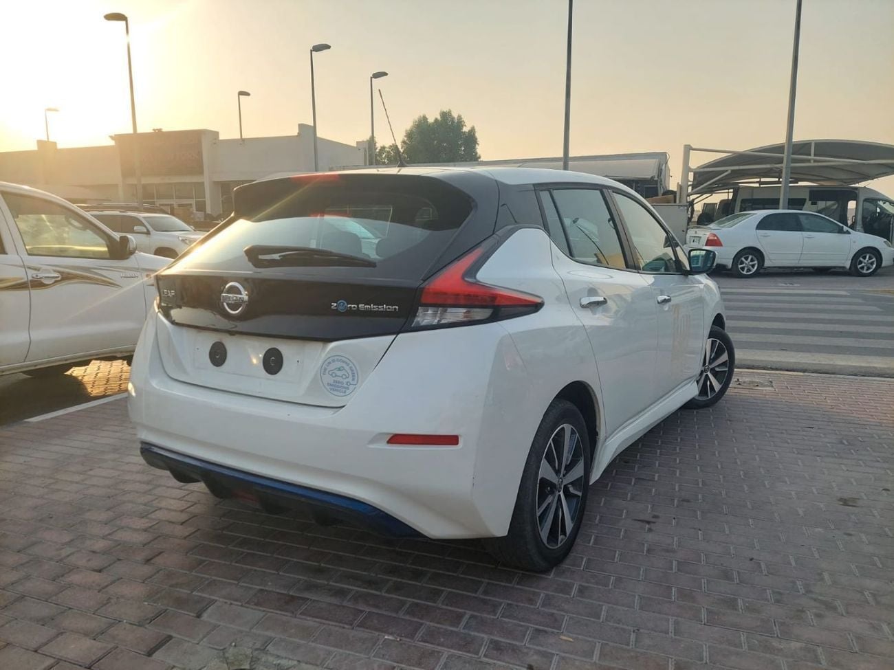 نيسان ليف Std