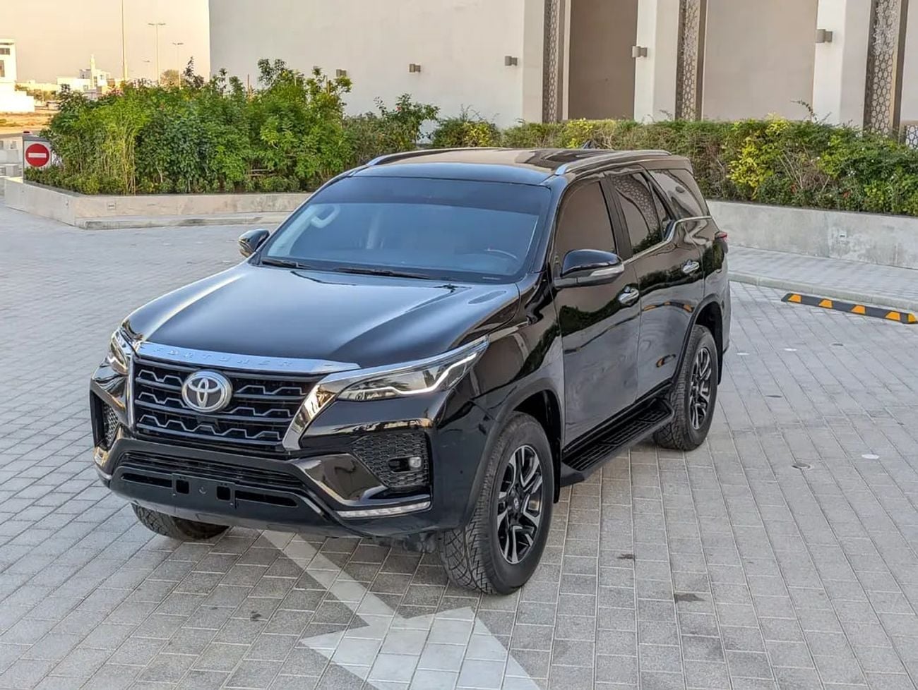 Toyota Fortuner EXR FACELIFTED GCC V4 2.7L IN EXCELLENT CONDITION