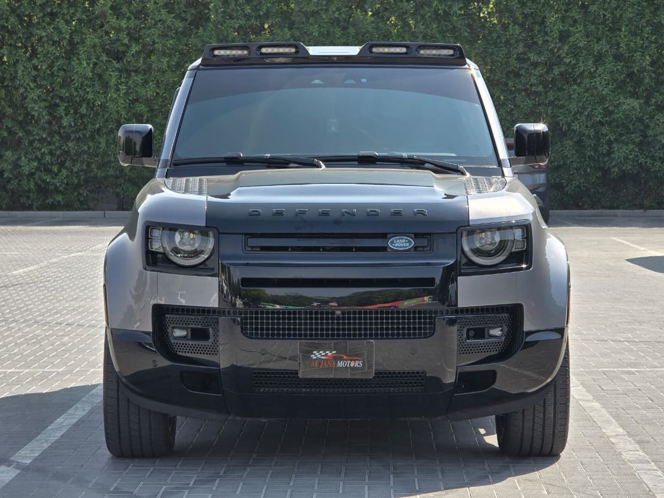 لاند روفر ديفندر P400 110 X-Dynamic HSE 3.0L (5 Seater)