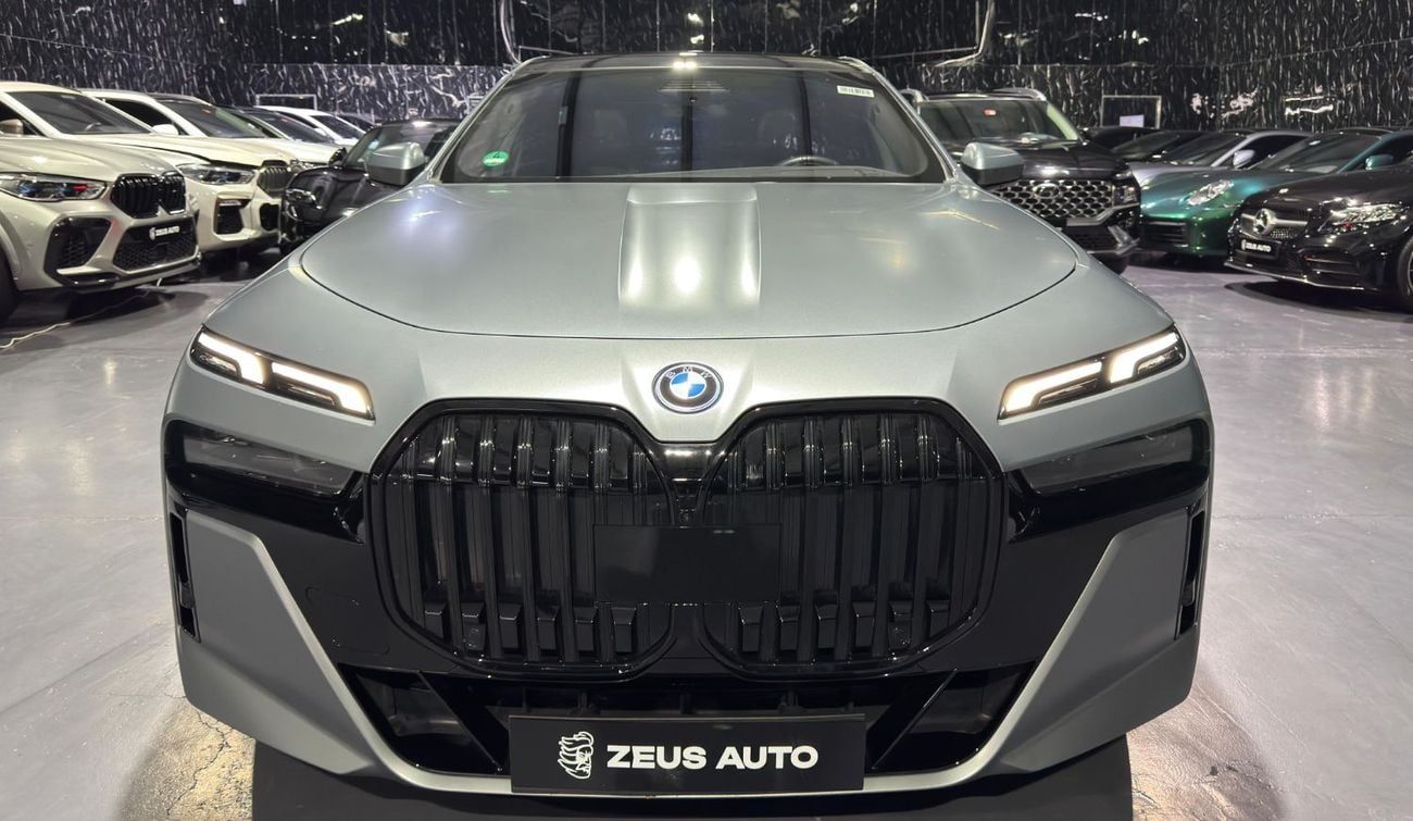 BMW i7 101.7 kWh xDrive60 2022 BMW i7, Warranty, Carbon Fiber Package, Fully Loaded, Very Low Kms, 536HP