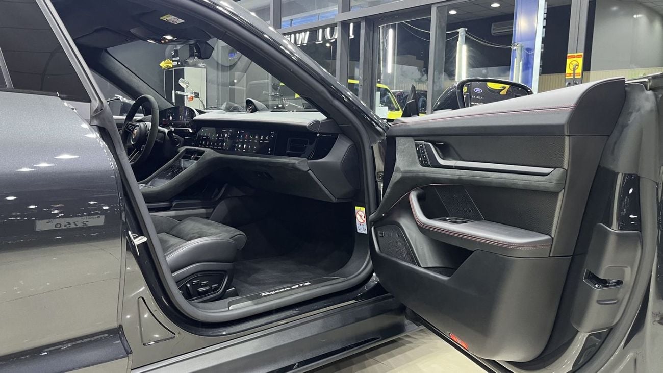 بورش تايكان Porsche Taycan GTS 2022