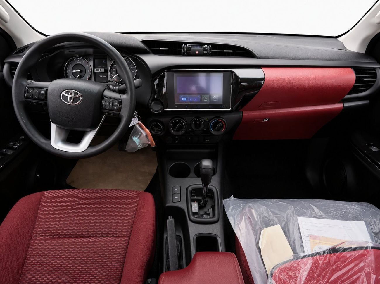 تويوتا هيلوكس ECTAI0052 - 2026 Toyota Hilux Scab GLX - 2.8L Diesel Auto White