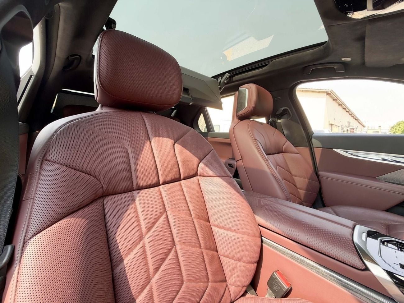 بي أم دبليو 735i M SPORT INDIVIDUAL