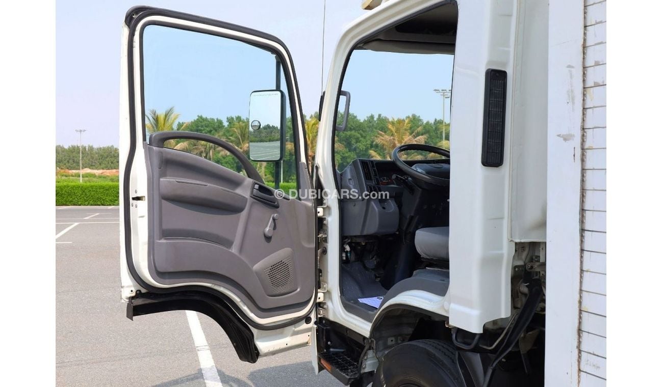 إيسوزو NPR LONG CHASSIS WATER DELIVERY SHUTTER BOX - DIESEL | GCC SPECS | READY TO DRIVE