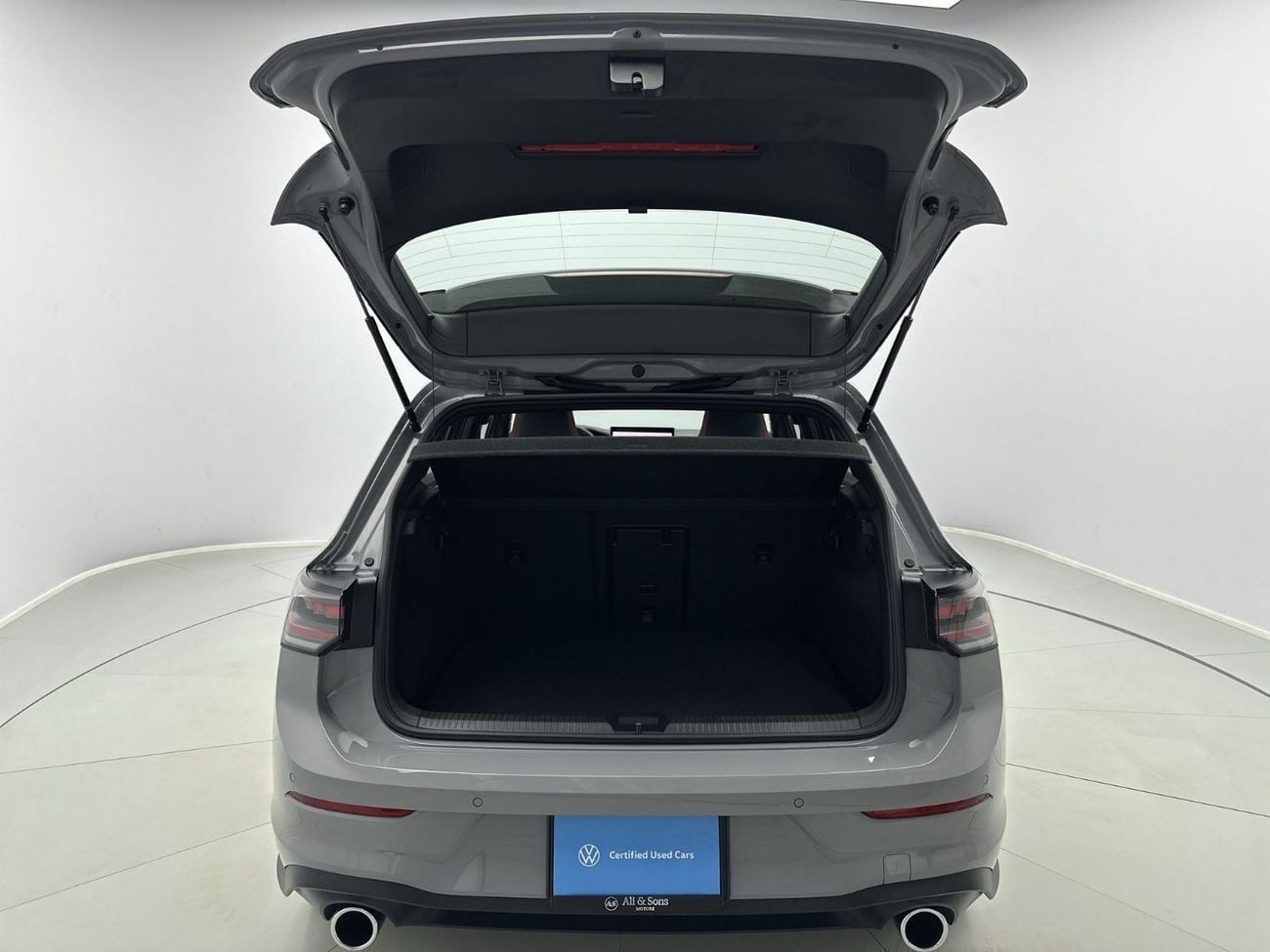 Volkswagen Golf SEL 2.0T GTI Leather Seats (Ref#35061) / 21,100 AED SAVINGS from New Car