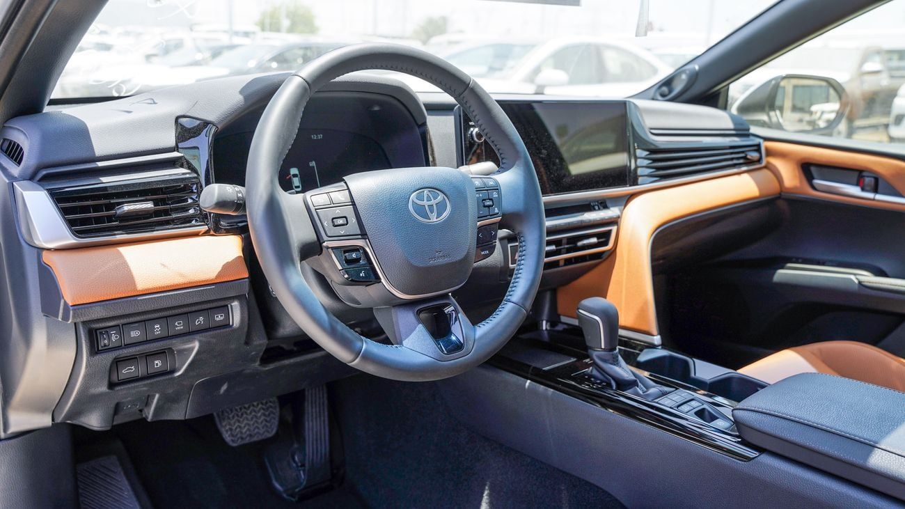 Toyota Camry LIMITED HEV
