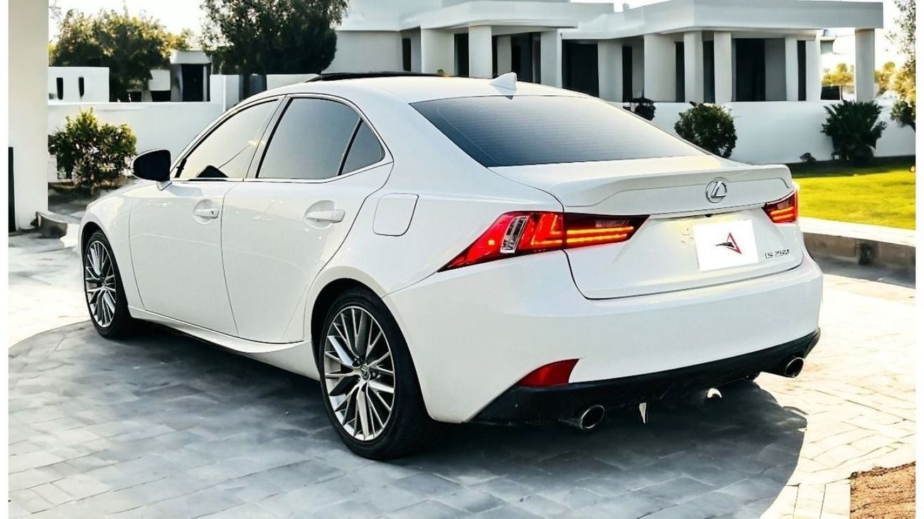 Lexus IS250 Prestige LEXUS IS 250  LADY DRIVEN  FULL SERVICE HISTORY FROM AGENCY  FIRST OWNER IN UAE