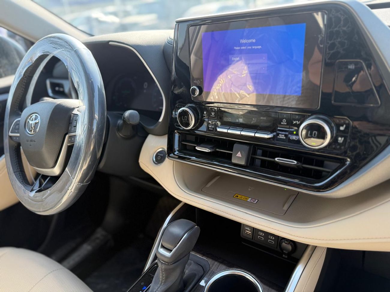 تويوتا هايلاندر TOYOTA HIGHLANDER , HEV , LIMITED 2.5L HYBRID 7 SEATS , 2025 MODEL