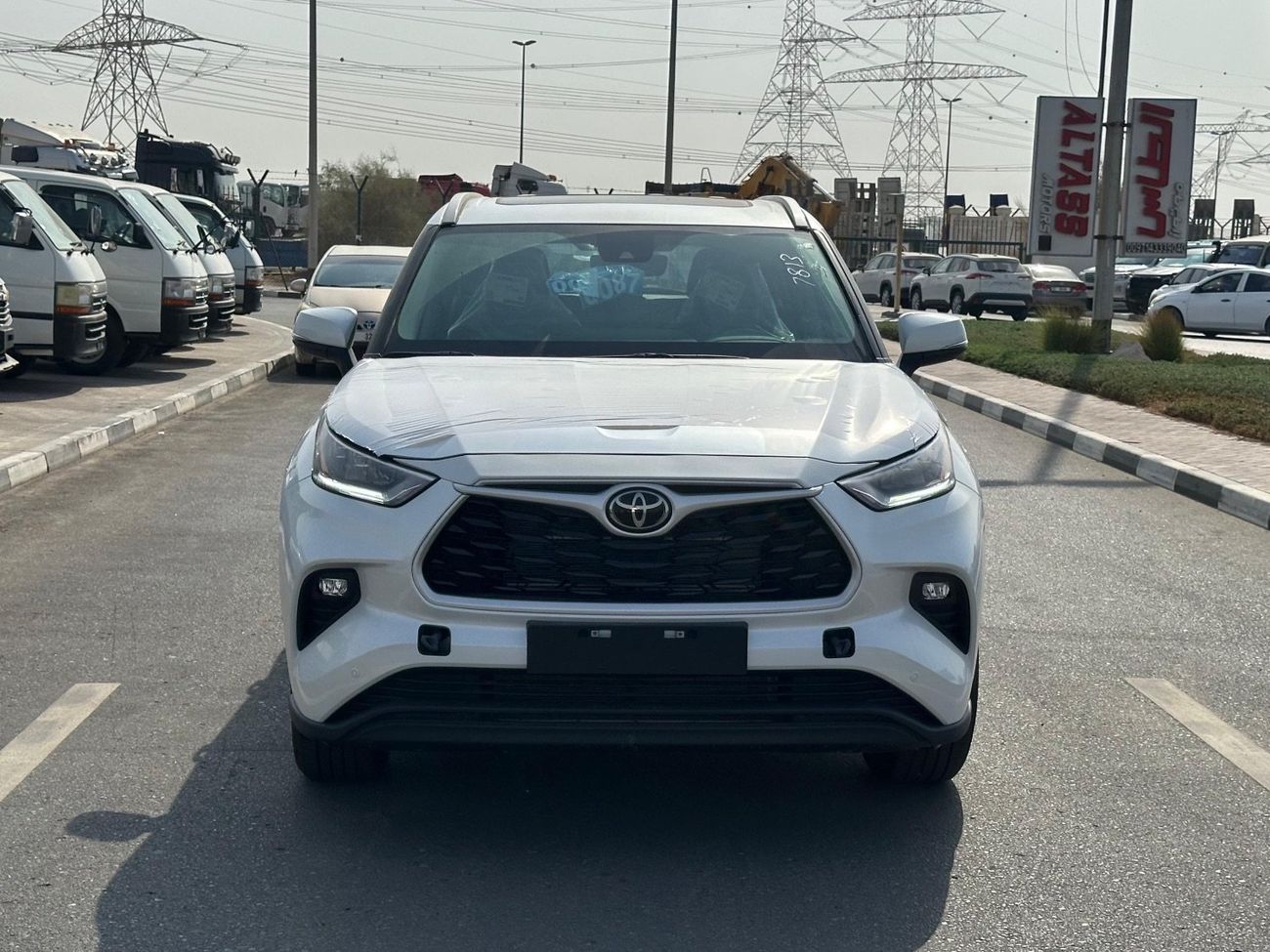 تويوتا هايلاندر 2.5L Hybrid GXR (AWD)