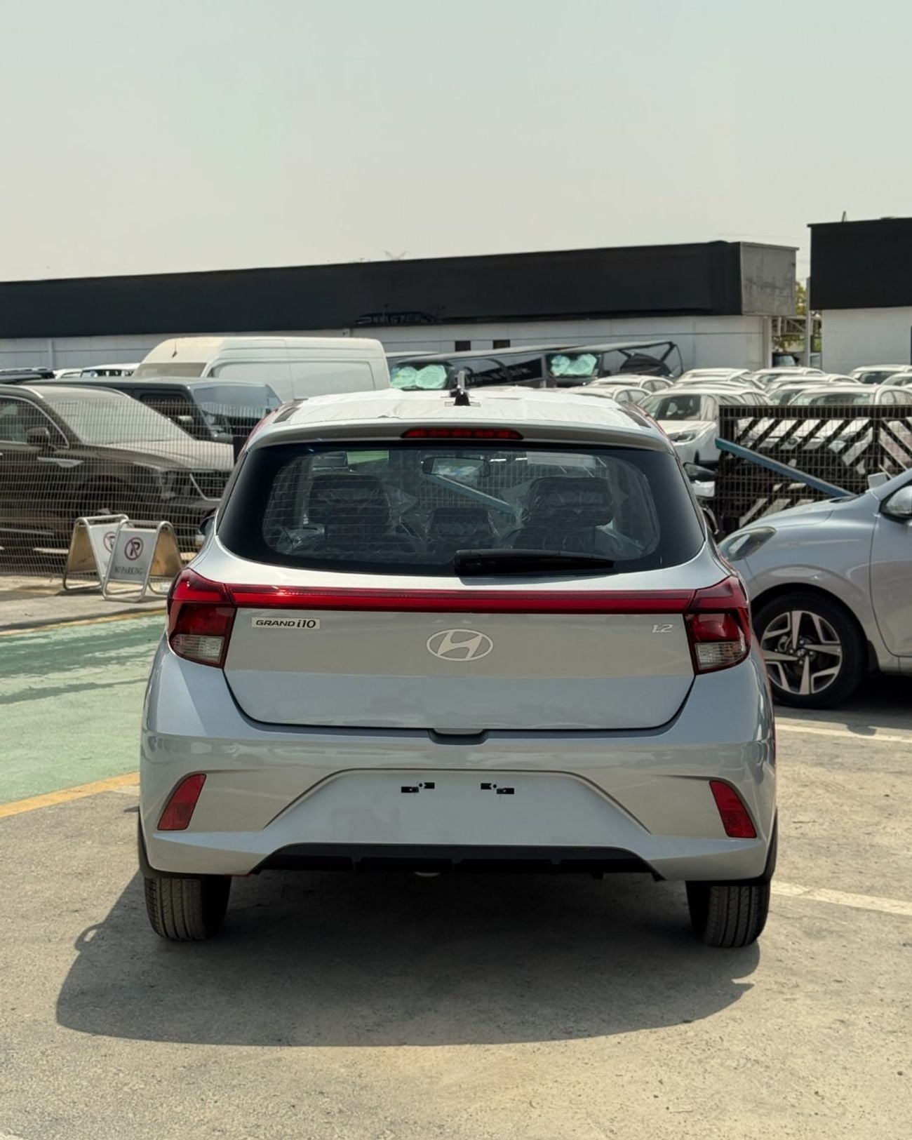 هيونداي جراند i10 SMART GRAND I10 (HATCHBACK ) 1.2L SILVER COLOR - BASIC