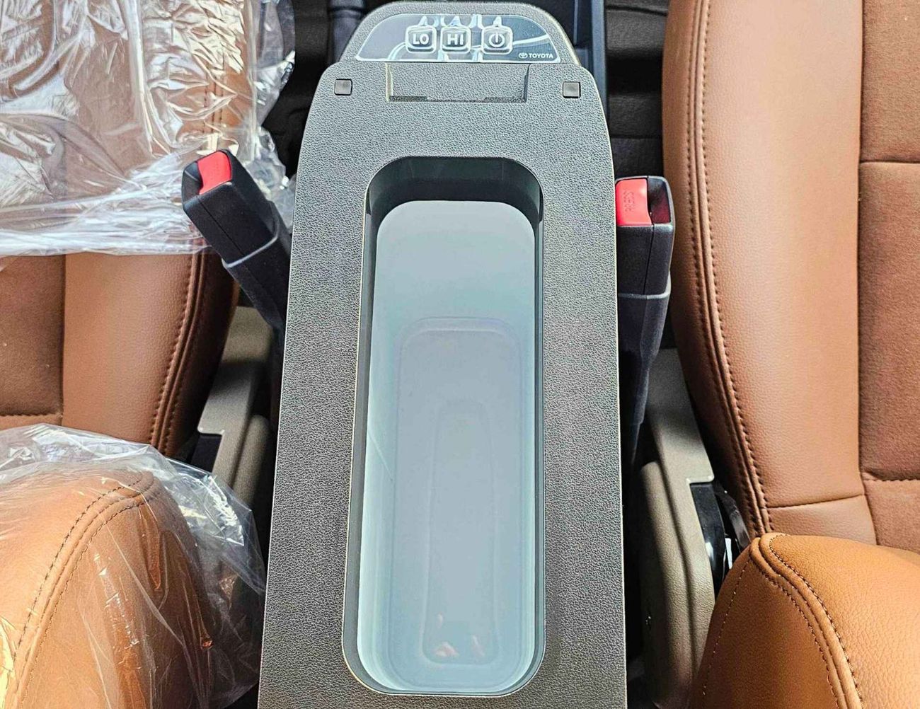 تويوتا لاند كروزر بيك آب LC79 LX-Z1 / DOUBLE CABIN / 2.8L V4 DIESEL A/T / DVD CAMERA / WINCH , SNORKEL / DIFF LOCK (CODE # LC