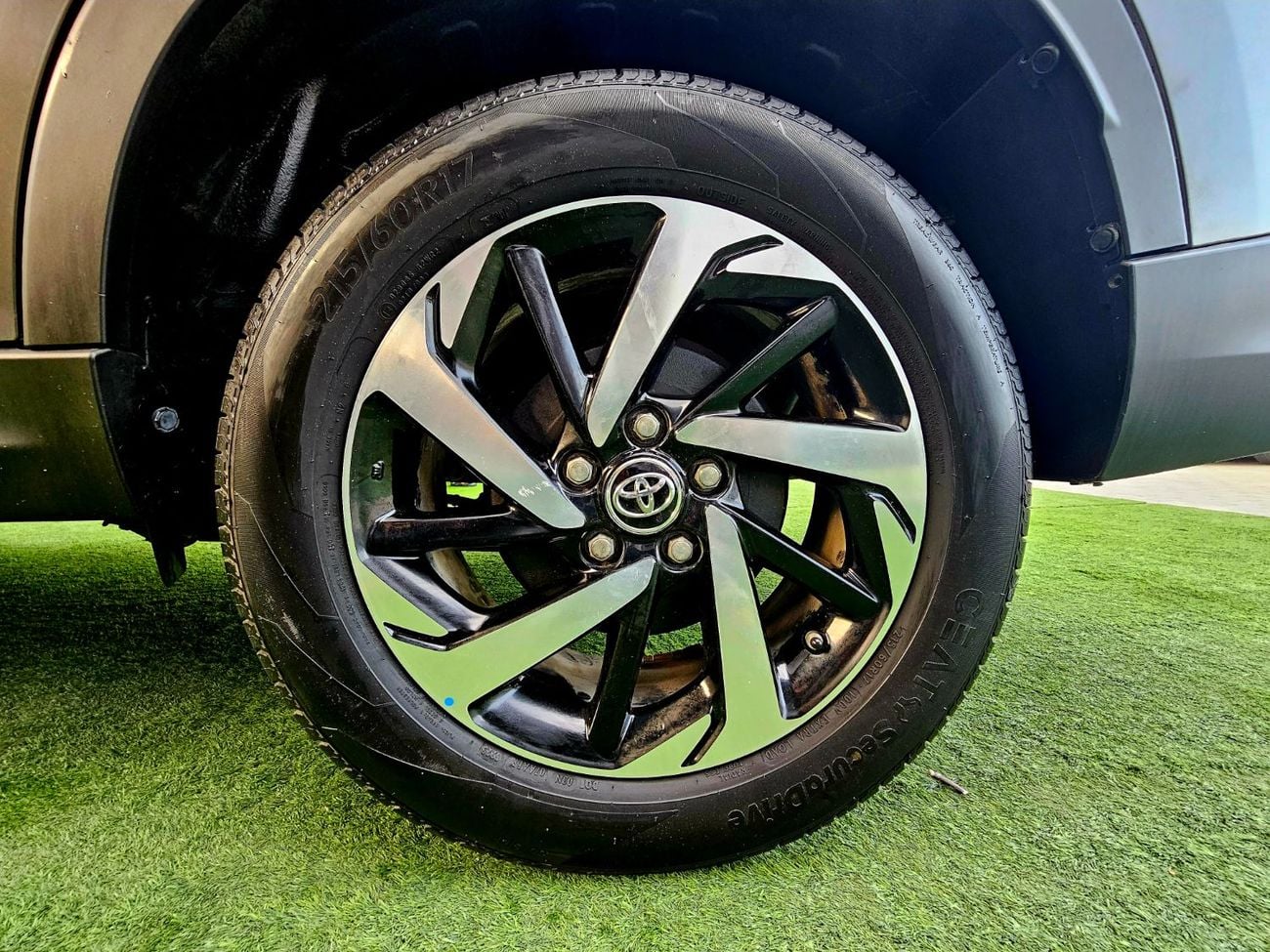 تويوتا راش EX/ PASSENGER 7 SEATS/ LOW MILEAGE