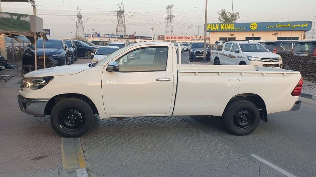 تويوتا هيلوكس GLX 2.7L Single Cab Utility RWD