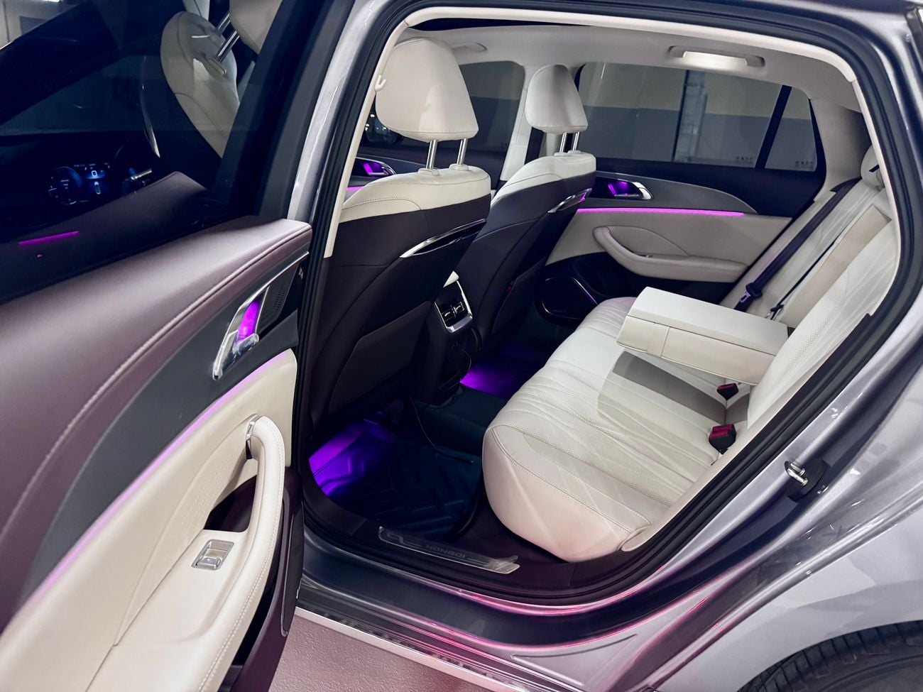 HONGQI Ousado Flagship