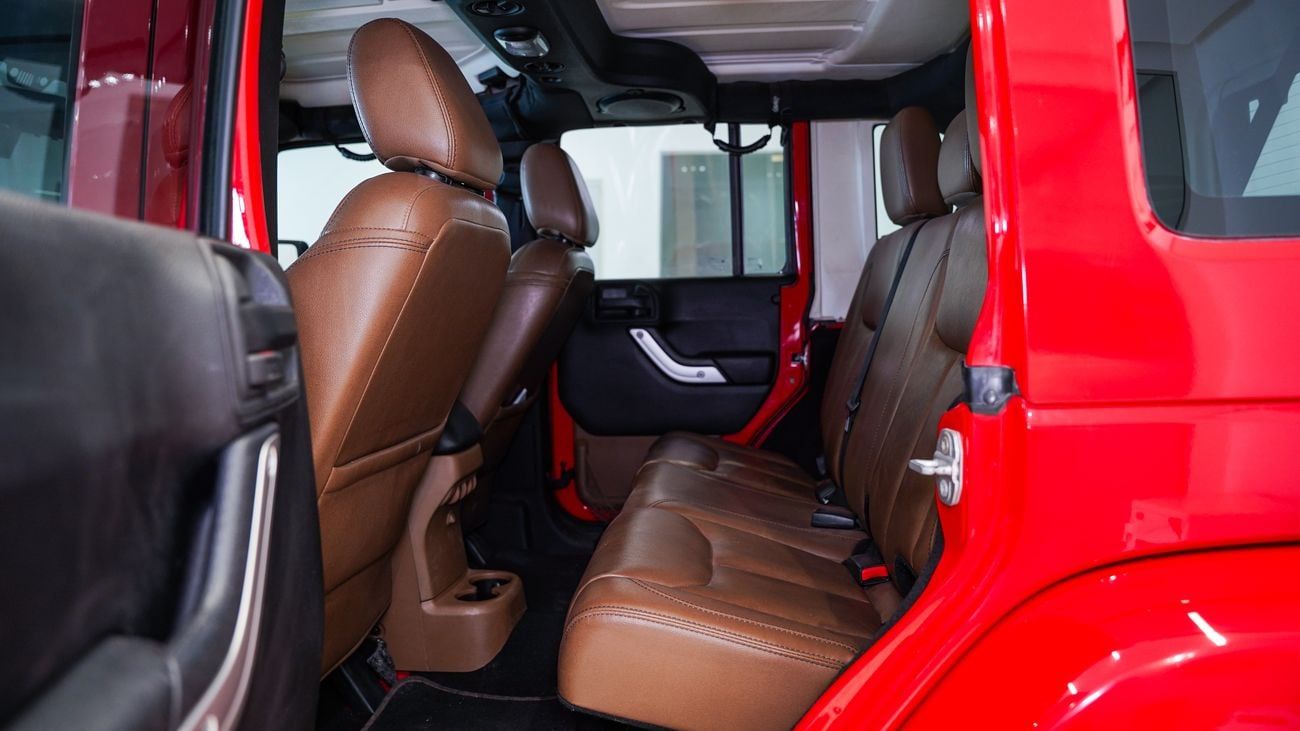 Jeep Wrangler Sahara 3.6L A/T Sahara 3.GCC6L A/T