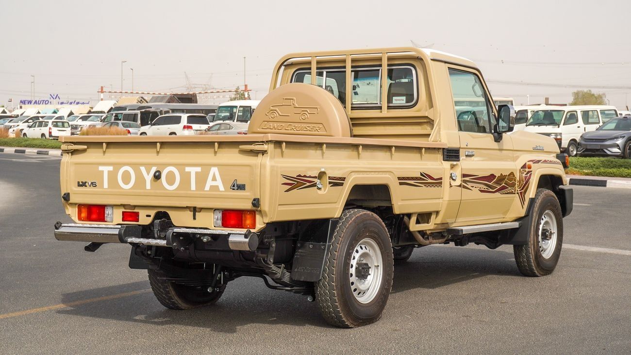 Toyota Land Cruiser Pick Up LC 79 4.0L V6 Single Cabin Auto transmission سلق ونش وفلوك سعودي