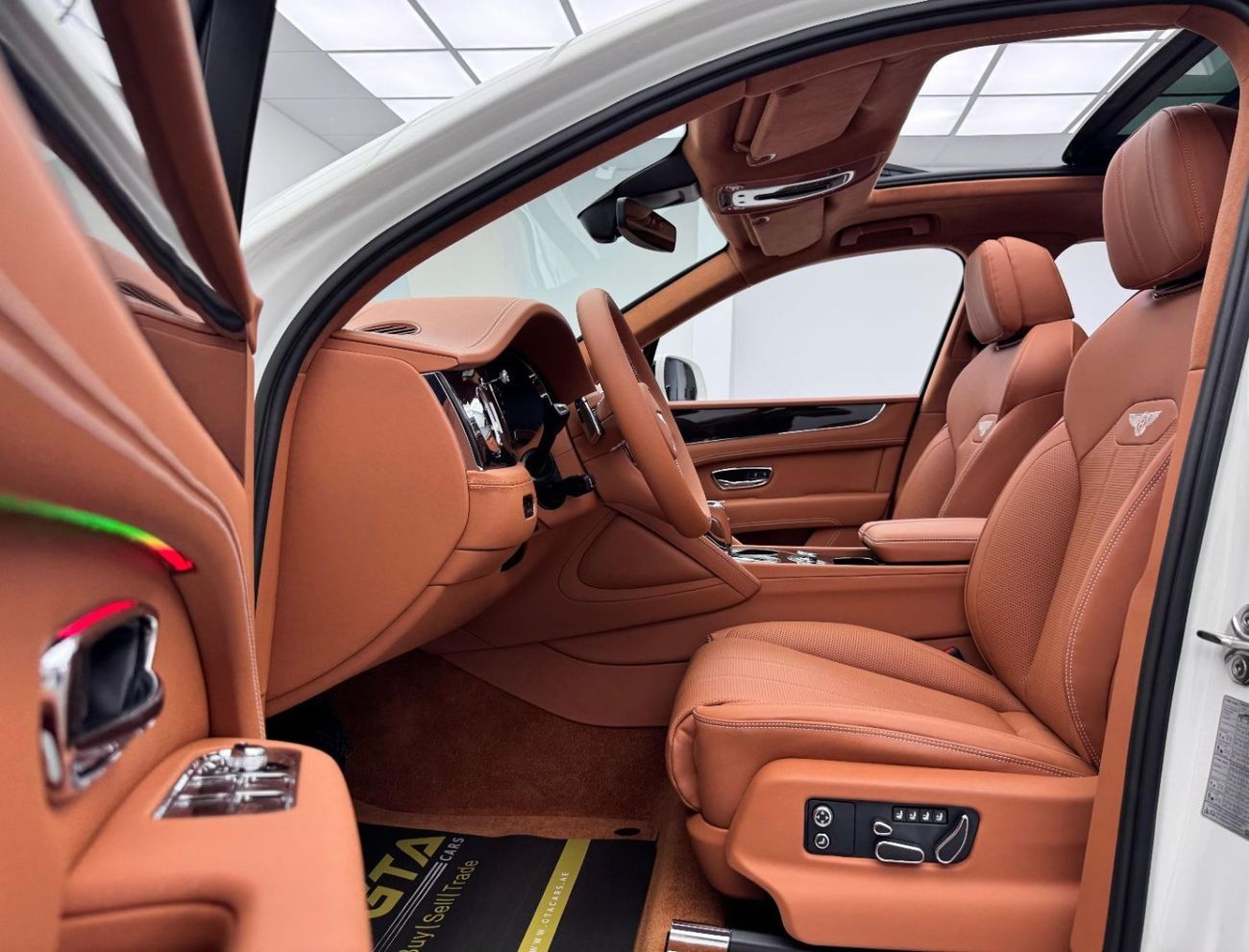 Bentley Bentayga *Brand New* 2024 Bentley Bentayga V8, 2028 Bentley Warranty + Service Pack, Delivery Kms, GCC