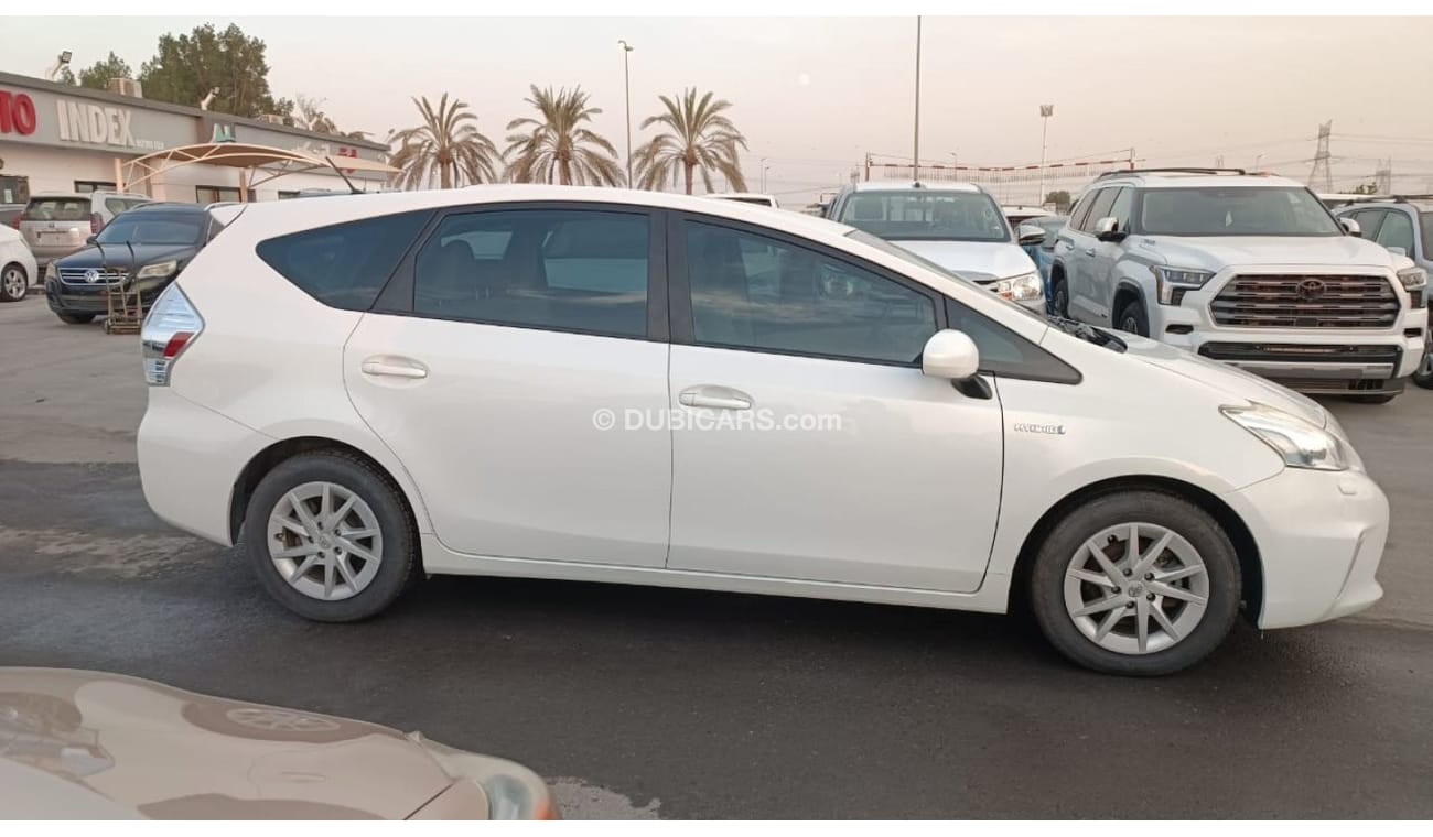 Toyota Prius Alpha 1.8L Hybrid 2011MY ( Used Car )