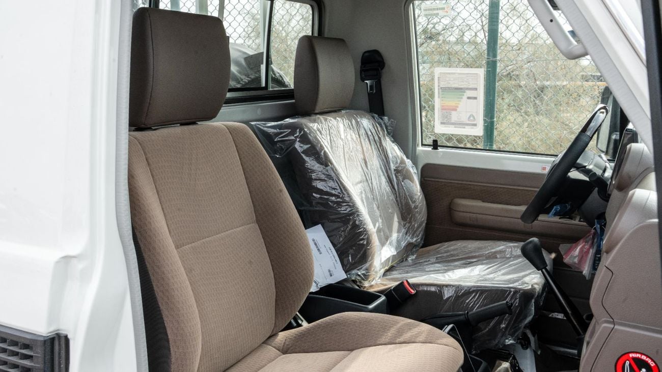 تويوتا لاند كروزر بيك آب 2026 Toyota LC79 2.8L MT Diesel (white-Brown)