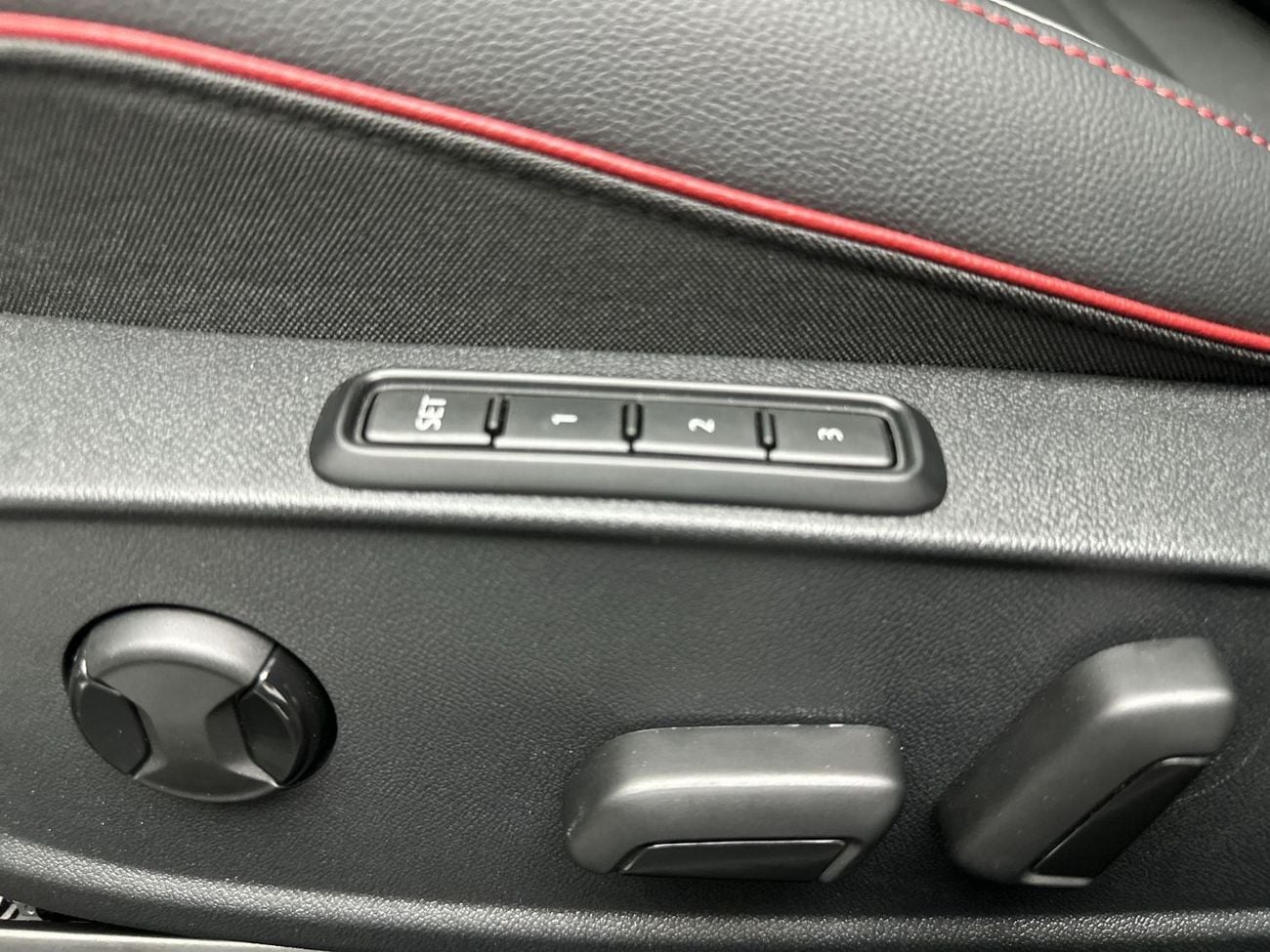 Volkswagen Golf Golf GTI 2L  | Ex-Demo| Assistant Package | Performance Hatchback | Travel Assist | Area View Camera