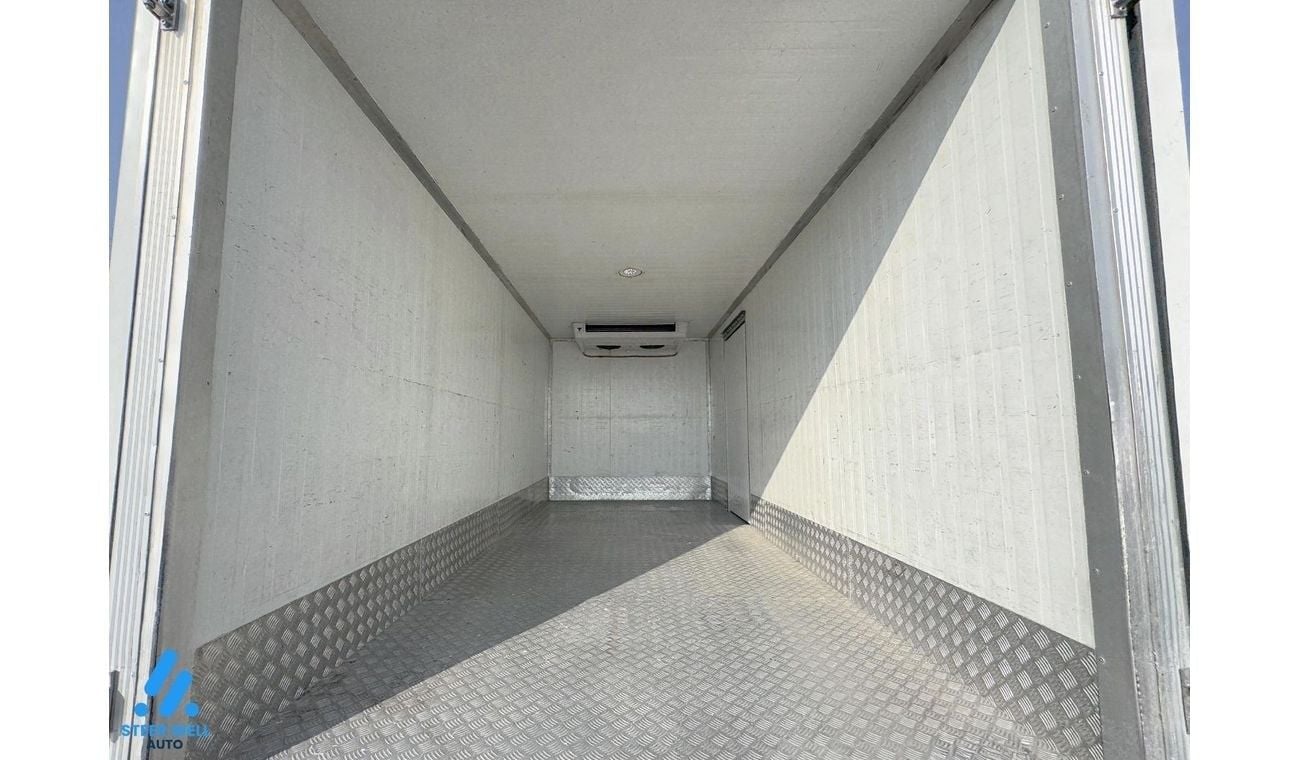 Hino 300 714 3 Ton - Chiller 4.0L RWD Diesel / Good Condition / GCC / Book now!